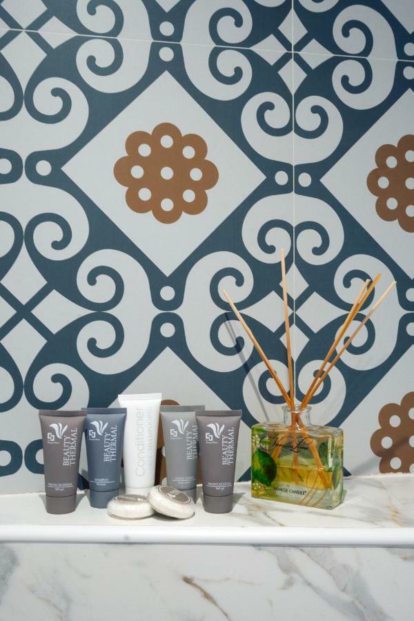 La Roche Bed and Breakfast Λέτσε Εξωτερικό φωτογραφία